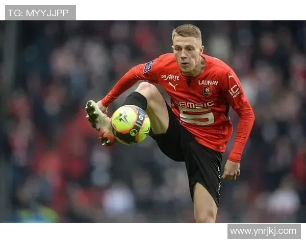 法国杯精彩对决雷恩迎战巴黎全场比赛回顾与精彩瞬间分析